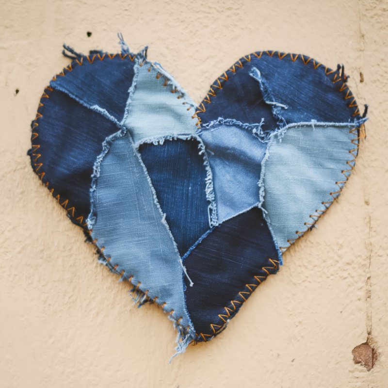 Denim Heart Graphic Tee - Casual Fashion T-Shirt